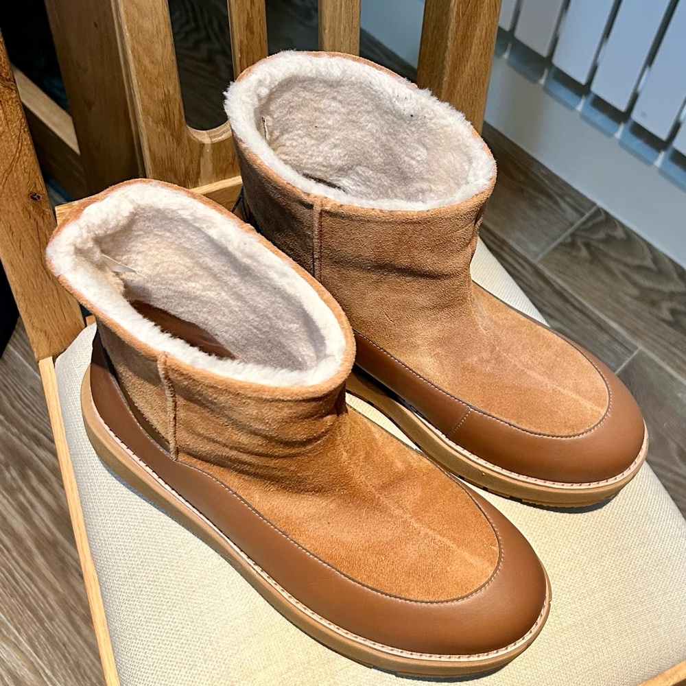 Fitflop Tan Ankle Boots with Cream Lining new without tags